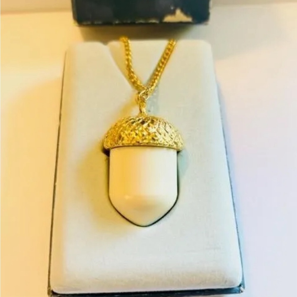 NIB FULL 1975 Estee Lauder Youth Dew "PRECIOUS ACORN" Solid Perfume necklace